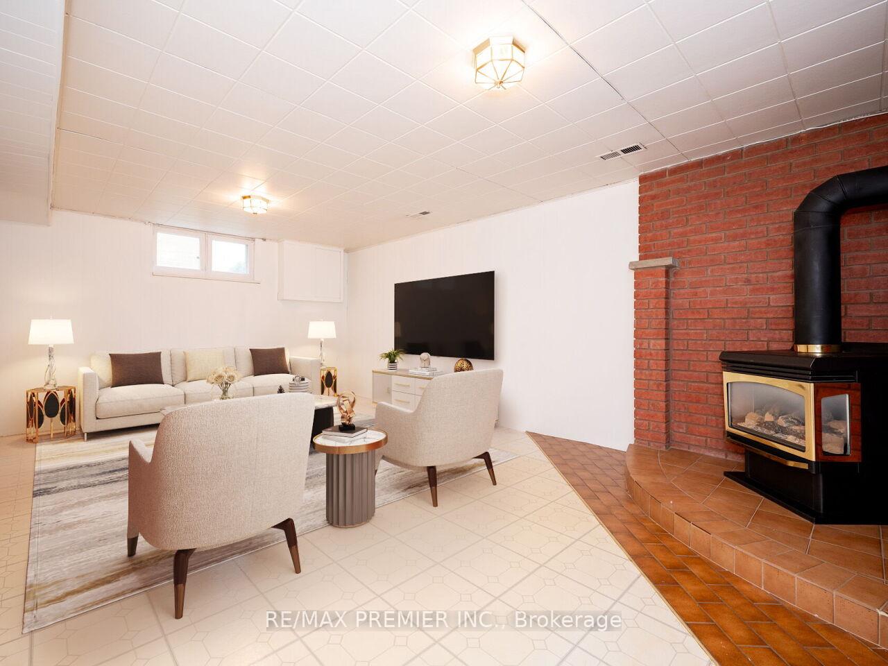 Photo 33 of 108 Thistle Down Boulevard, Etobicoke, Thistletown-Beaumonde Heights — HOMEH