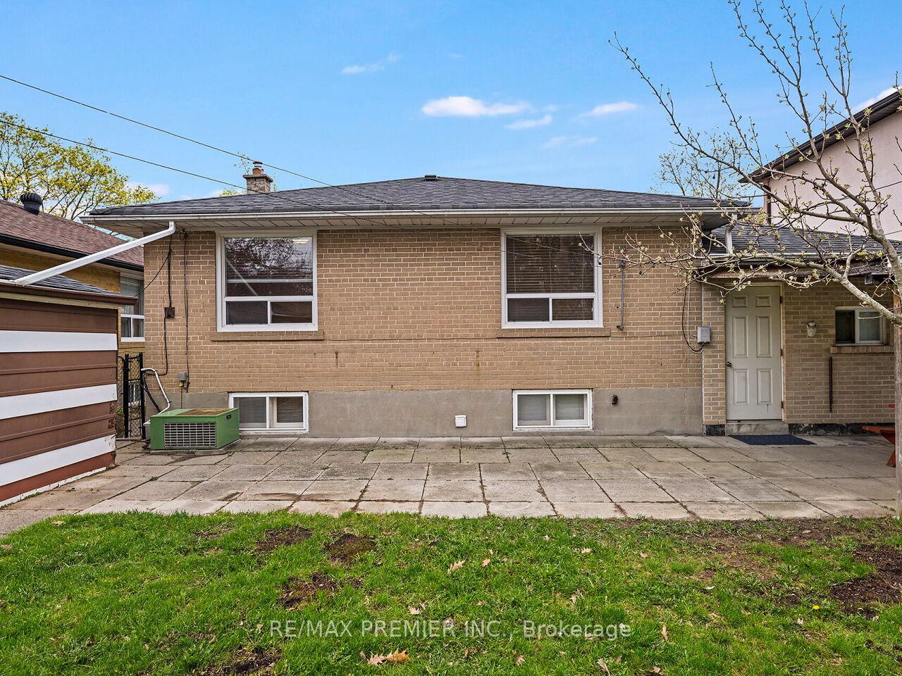 Photo 42 of 108 Thistle Down Boulevard, Etobicoke, Thistletown-Beaumonde Heights — HOMEH