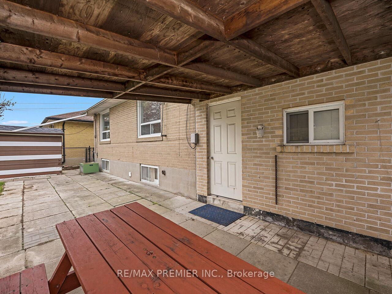 Photo 44 of 108 Thistle Down Boulevard, Etobicoke, Thistletown-Beaumonde Heights — HOMEH