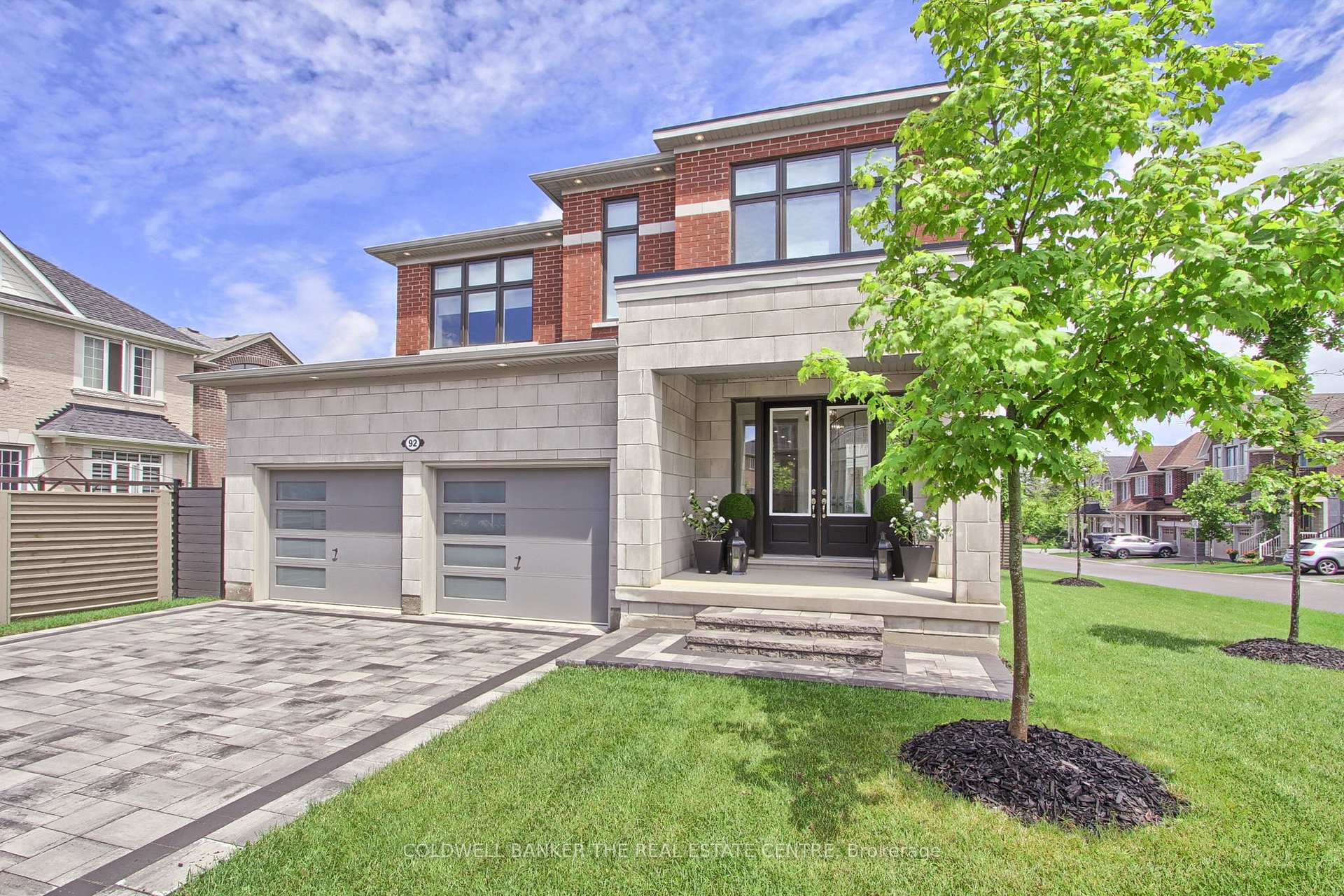 Photo 4 of 92 Maple Fields Circle, Aurora, Aurora Estates — HOMEH