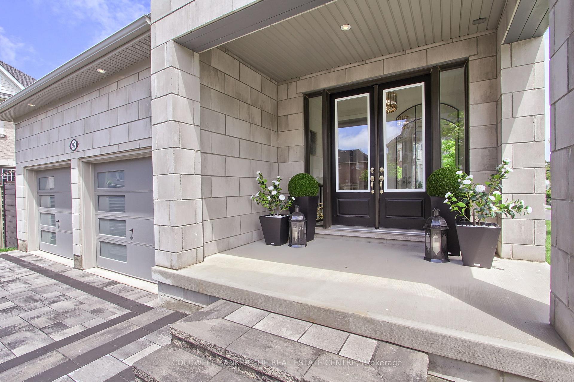 Photo 5 of 92 Maple Fields Circle, Aurora, Aurora Estates — HOMEH