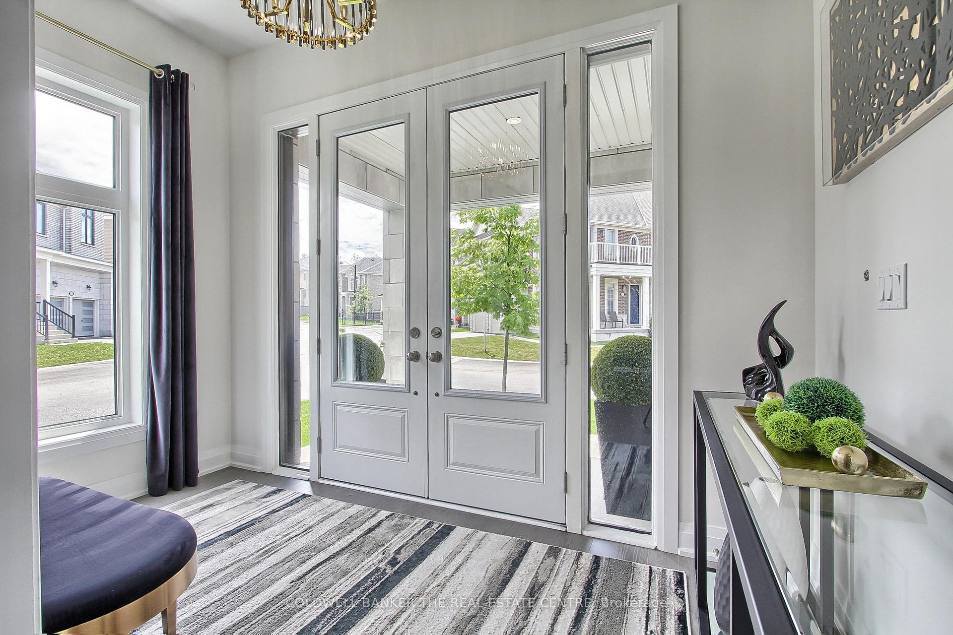 Photo 6 of 92 Maple Fields Circle, Aurora, Aurora Estates — HOMEH