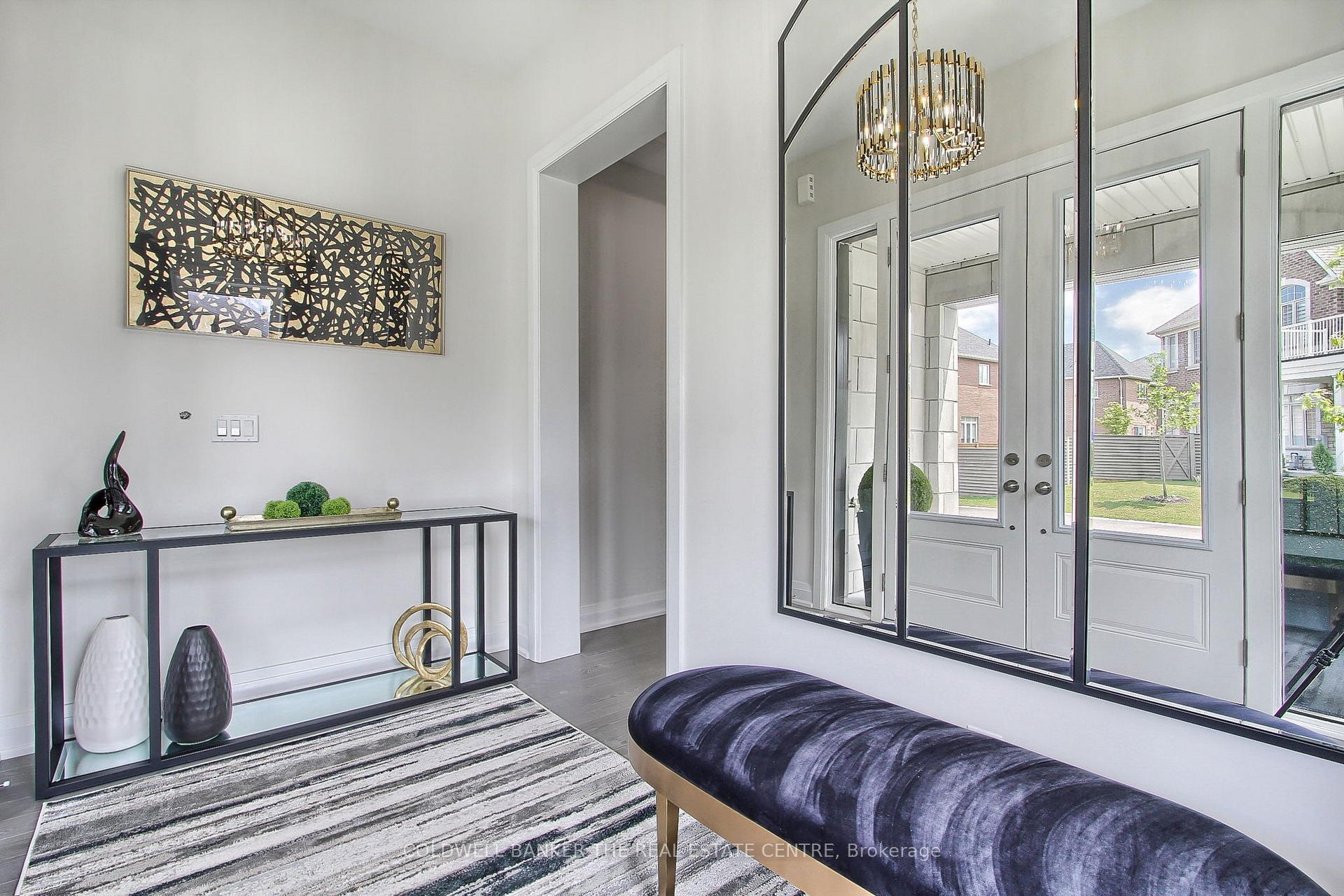 Photo 7 of 92 Maple Fields Circle, Aurora, Aurora Estates — HOMEH
