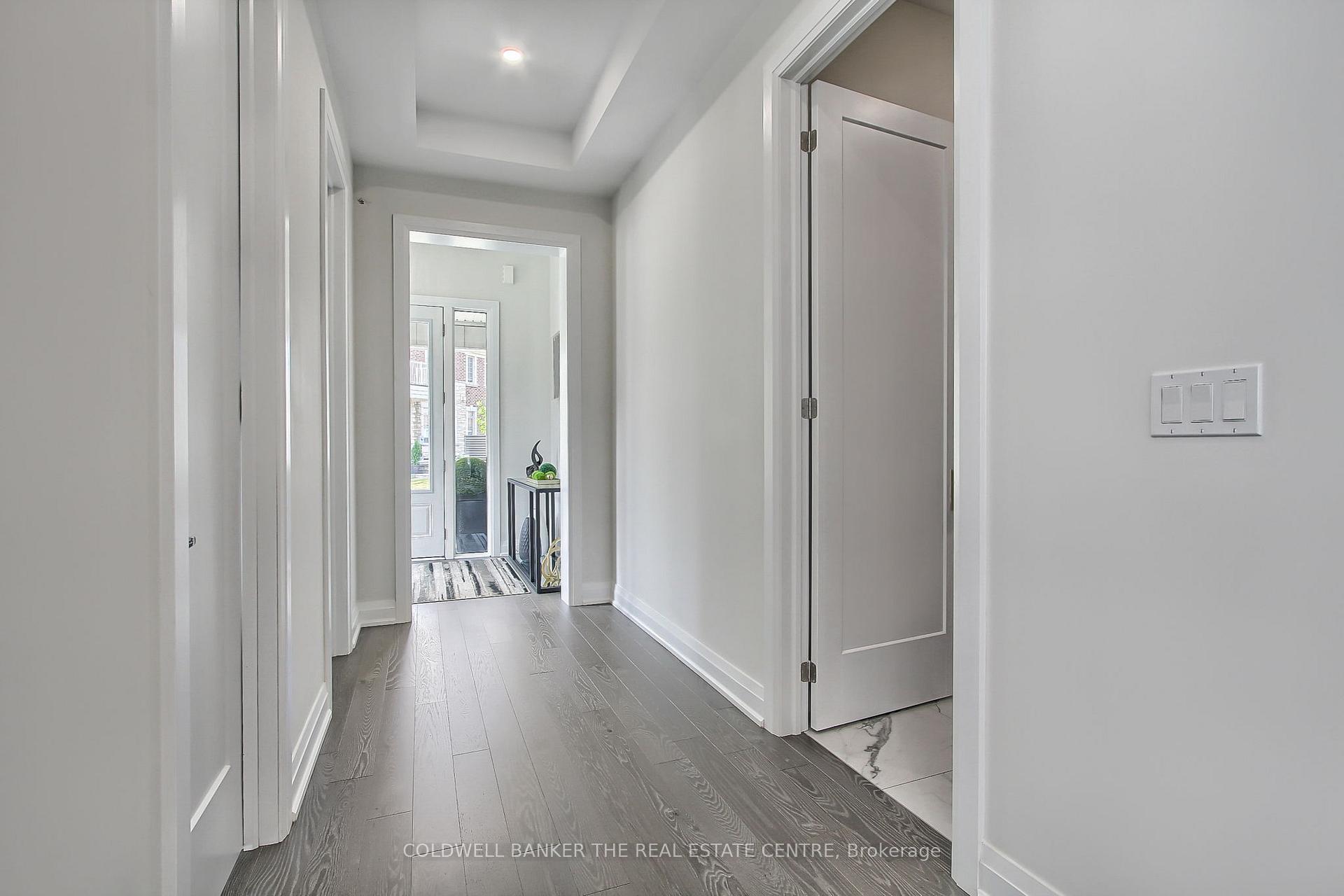 Photo 8 of 92 Maple Fields Circle, Aurora, Aurora Estates — HOMEH