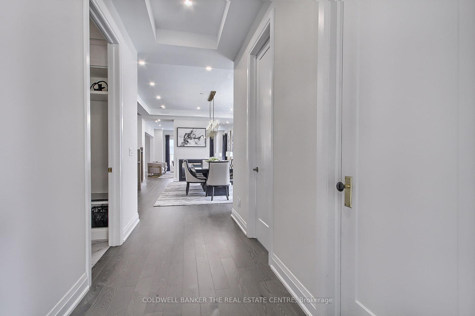 Photo 10 of 92 Maple Fields Circle, Aurora, Aurora Estates — HOMEH