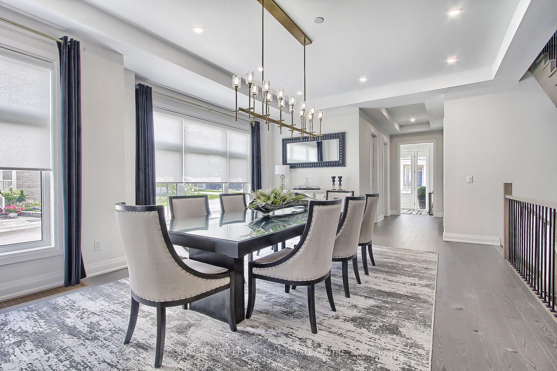 Photo 13 of 92 Maple Fields Circle, Aurora, Aurora Estates — HOMEH