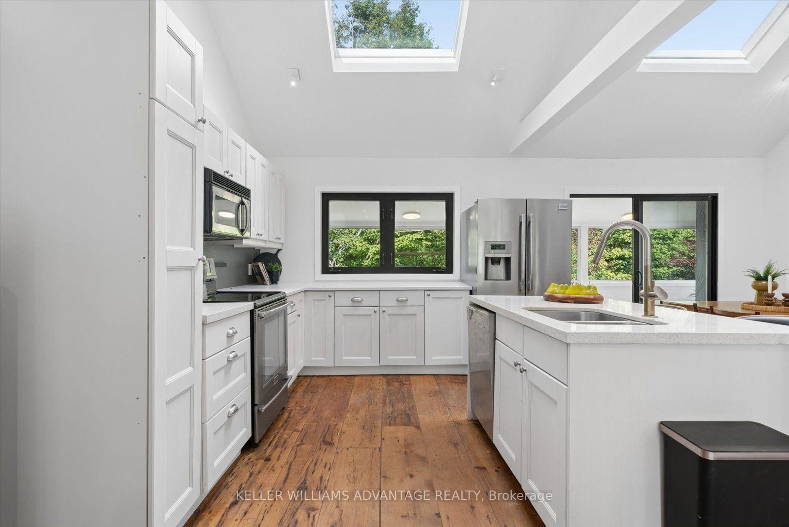 Photo 7 of 124 Glenwood Crescent, Toronto, O'Connor-Parkview — HOMEH