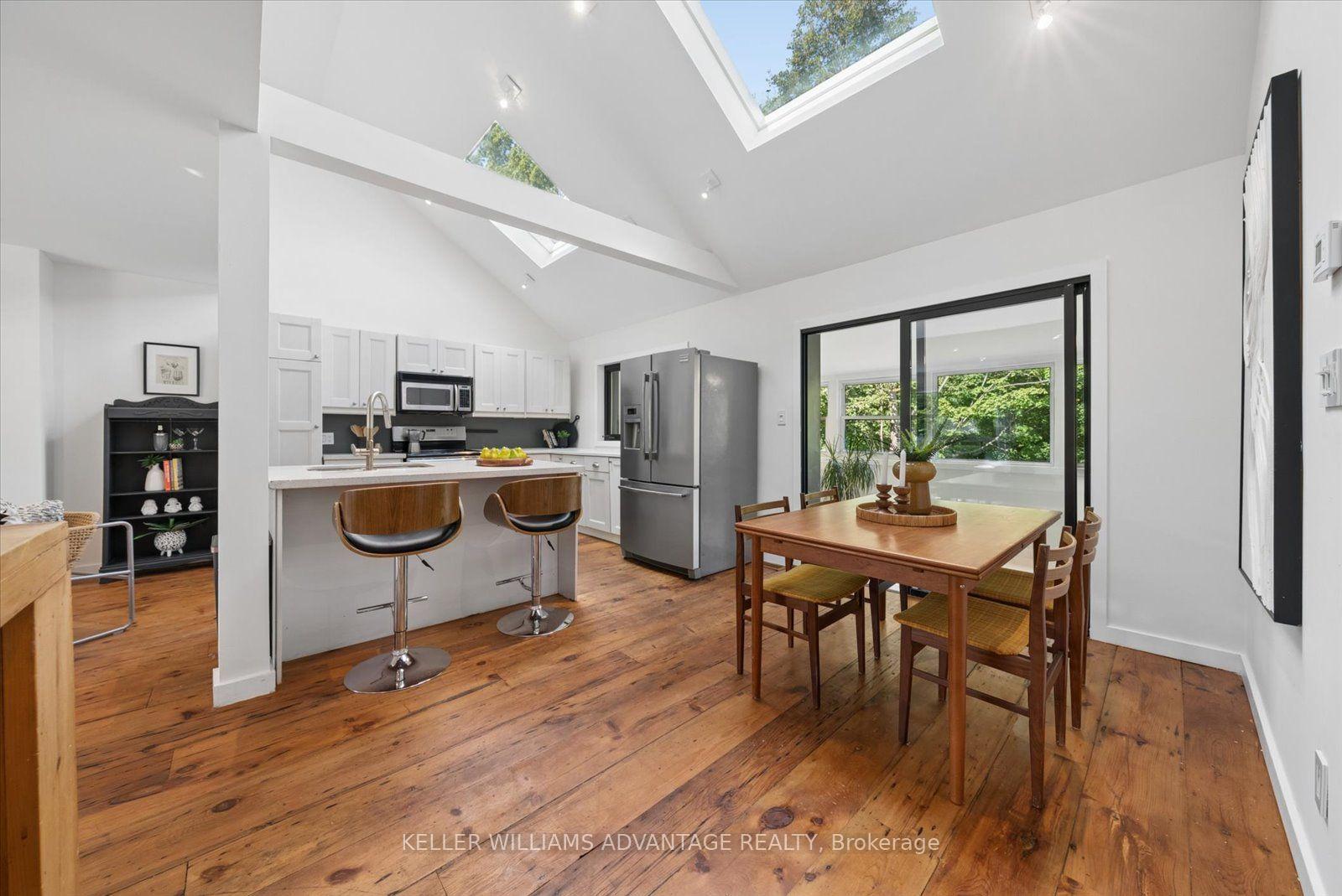 Photo 10 of 124 Glenwood Crescent, Toronto, O'Connor-Parkview — HOMEH