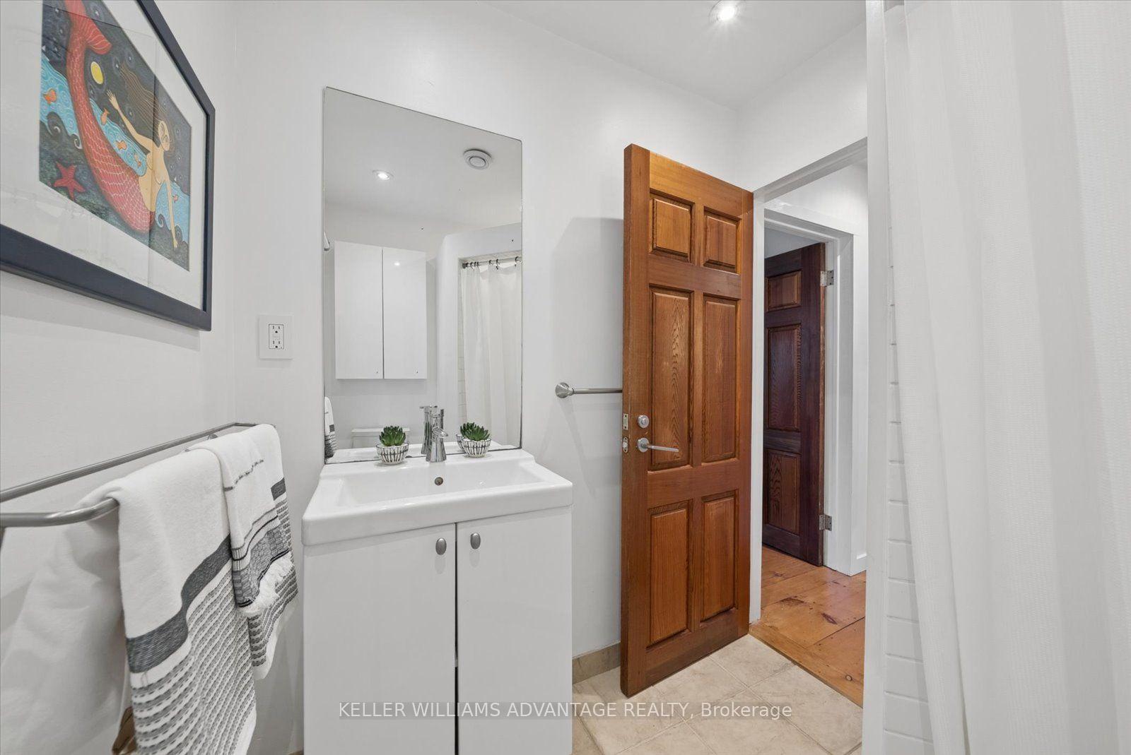 Photo 17 of 124 Glenwood Crescent, Toronto, O'Connor-Parkview — HOMEH