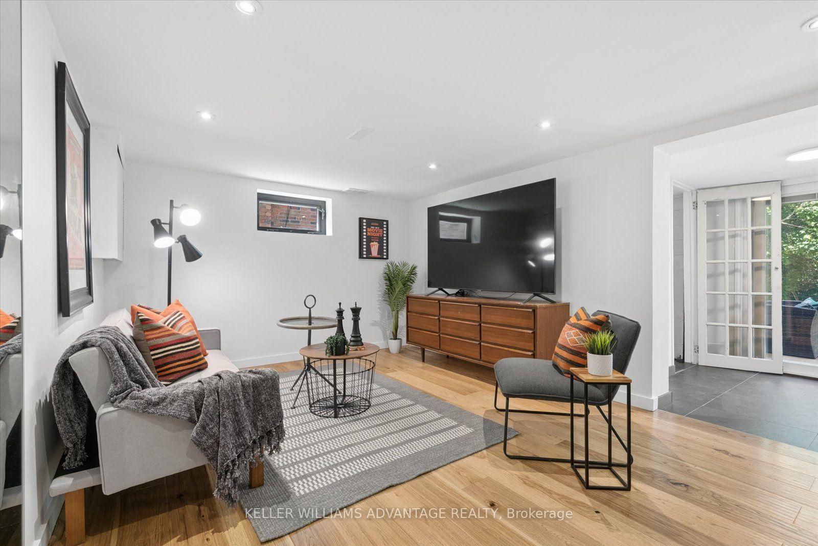 Photo 19 of 124 Glenwood Crescent, Toronto, O'Connor-Parkview — HOMEH