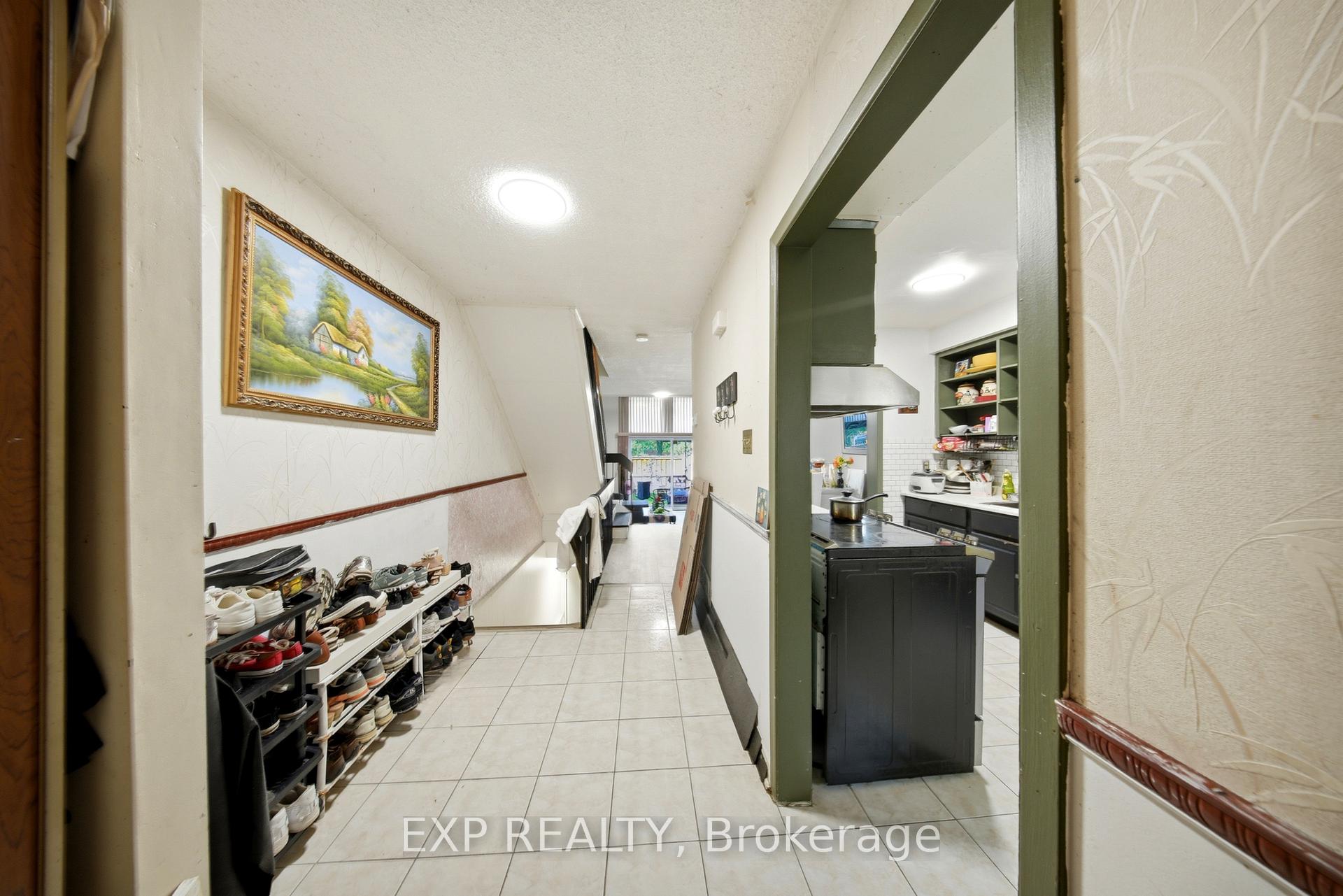 Photo 5 of Unit 8, 275 Manse Road, Scarborough, West Hill — HOMEH