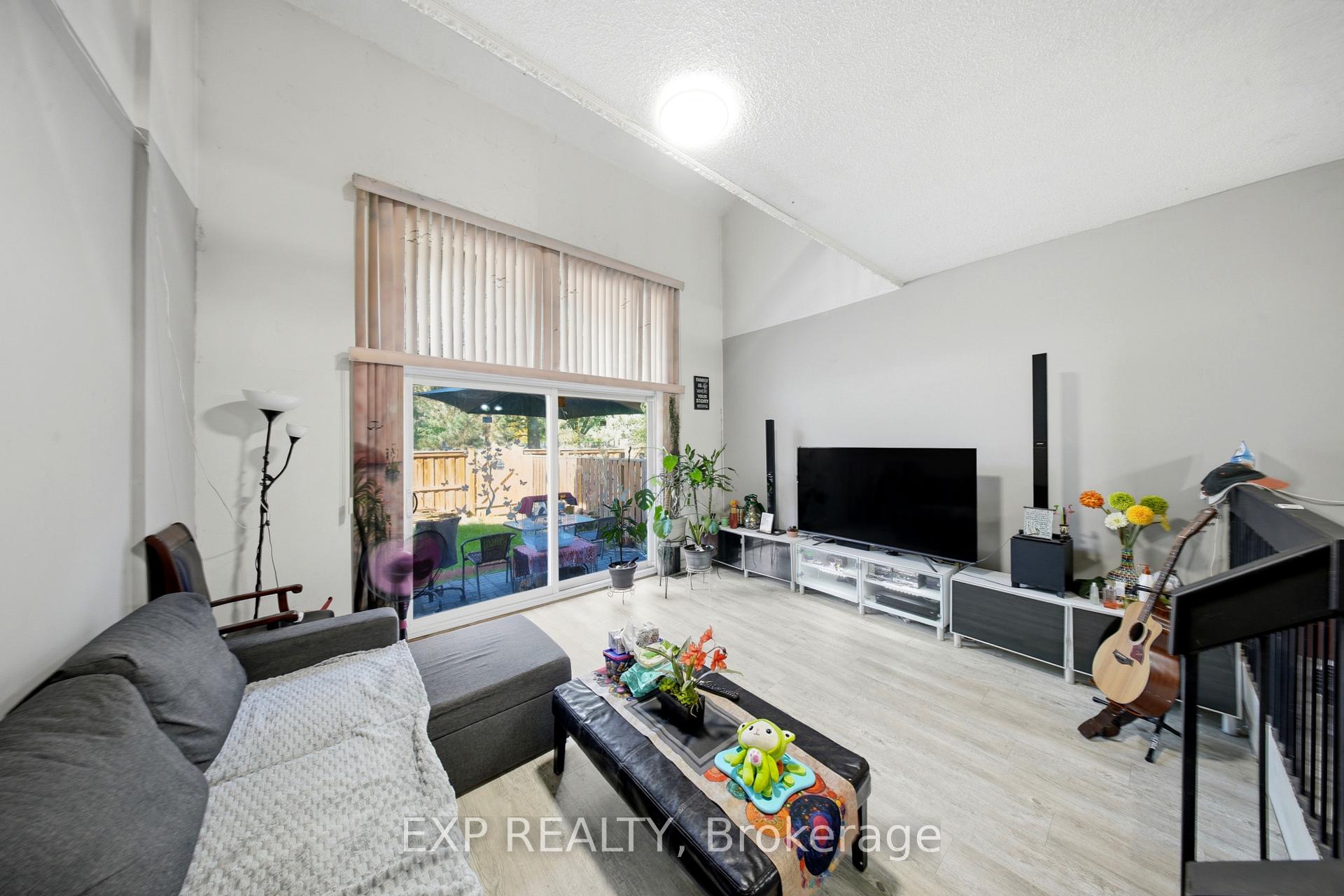 Photo 8 of Unit 8, 275 Manse Road, Scarborough, West Hill — HOMEH