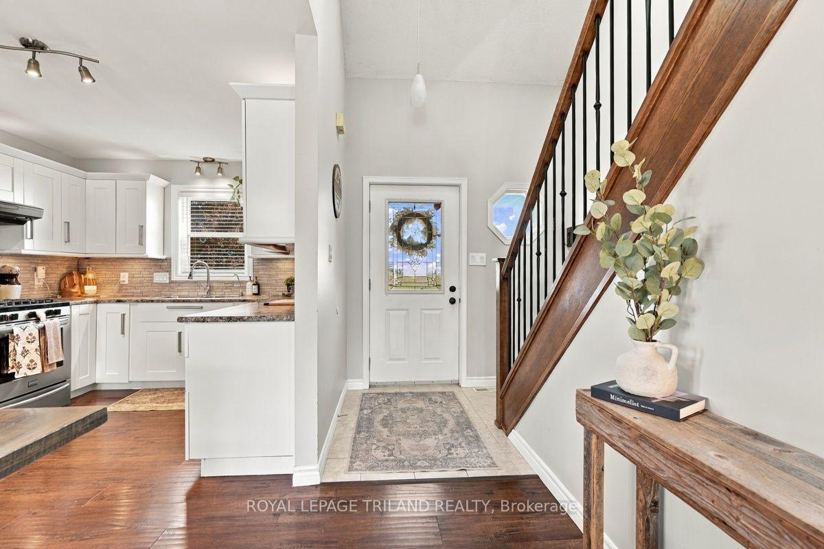 Photo 4 of 49344 Crossley-Hunter Line, Malahide, Rural Malahide — HOMEH