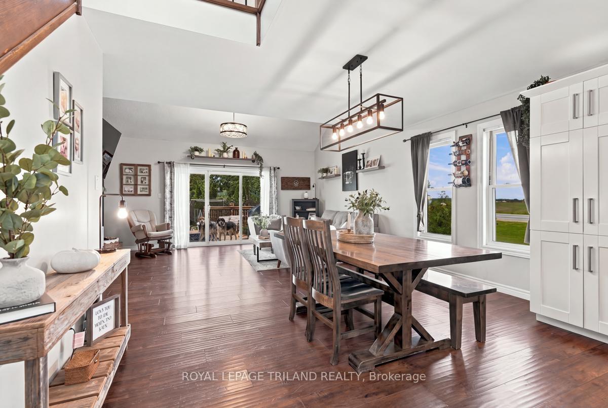 Photo 6 of 49344 Crossley-Hunter Line, Malahide, Rural Malahide — HOMEH