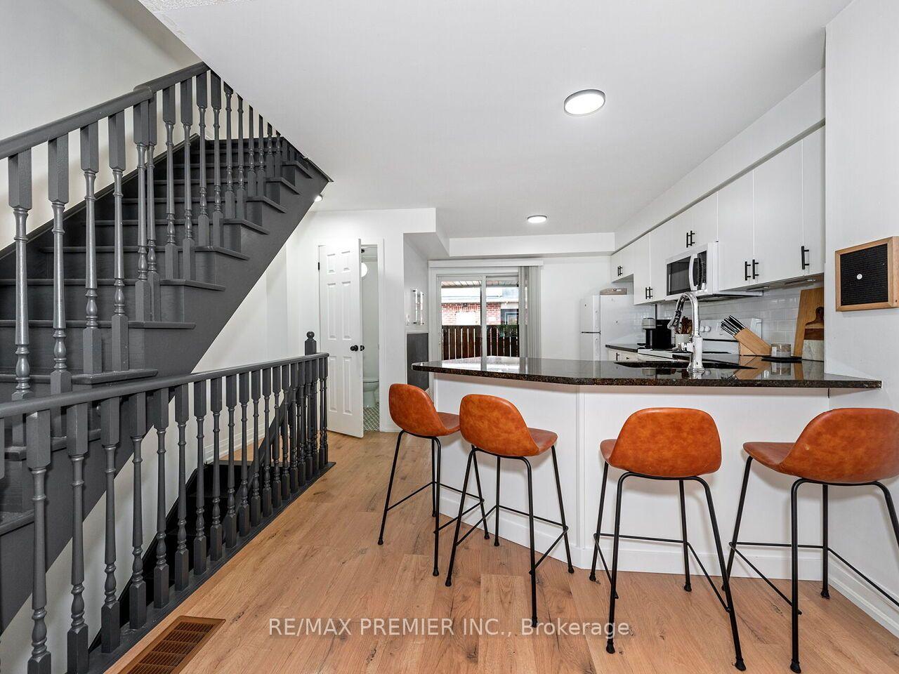 Photo 4 of 48 Odoardo Di Santo Circle, North York, Downsview-Roding-CFB — HOMEH