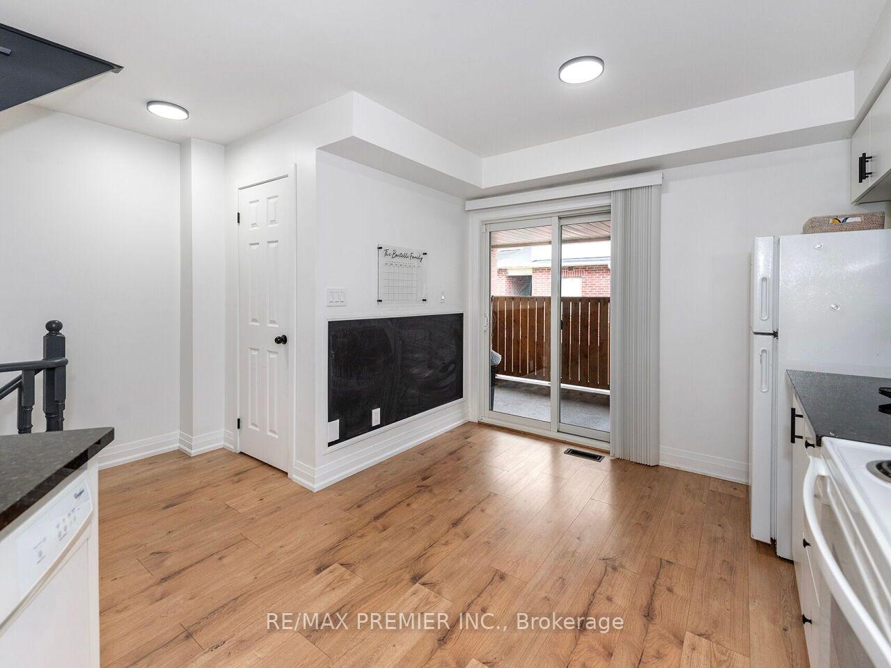 Photo 8 of 48 Odoardo Di Santo Circle, North York, Downsview-Roding-CFB — HOMEH