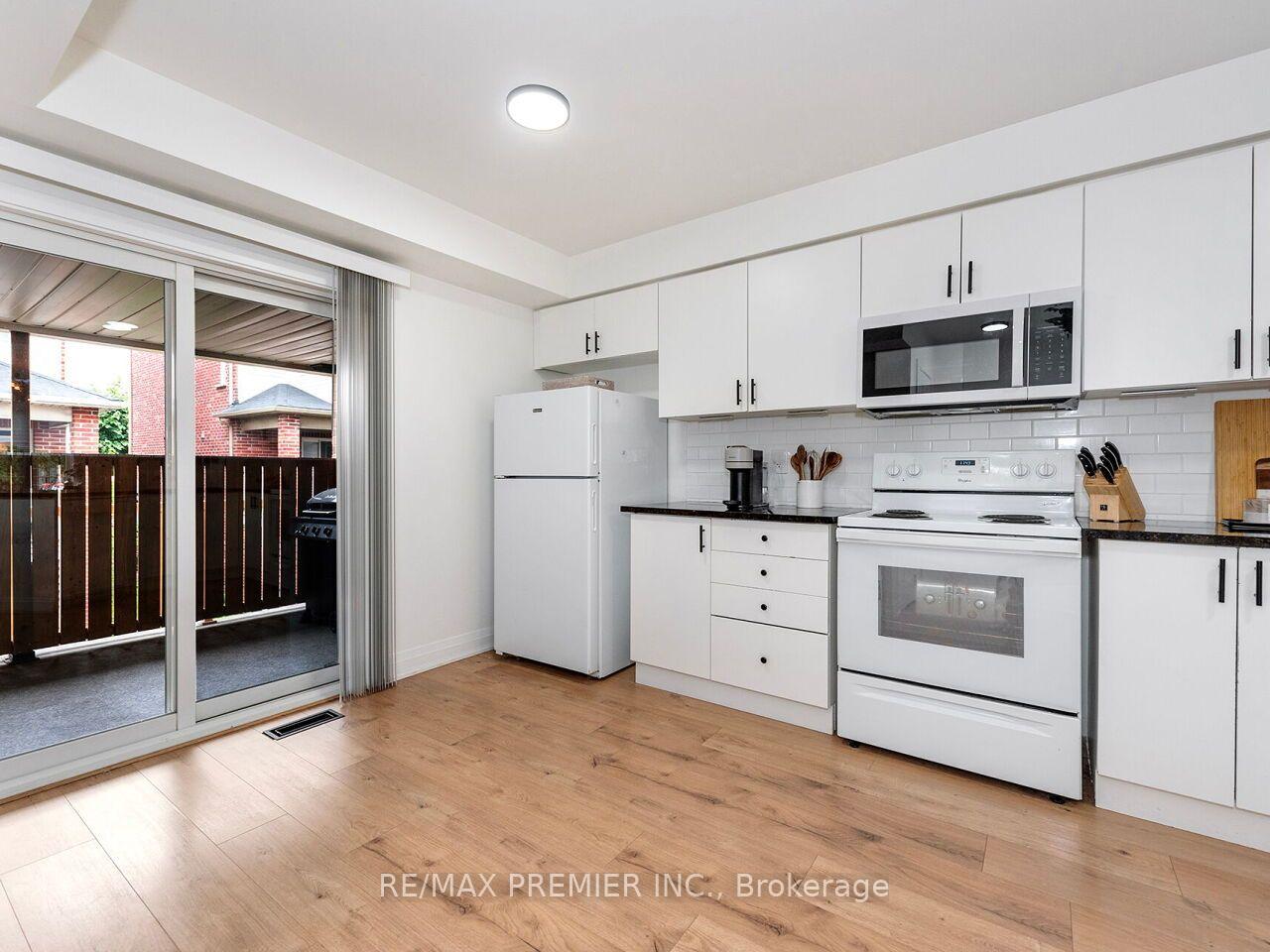 Photo 10 of 48 Odoardo Di Santo Circle, North York, Downsview-Roding-CFB — HOMEH