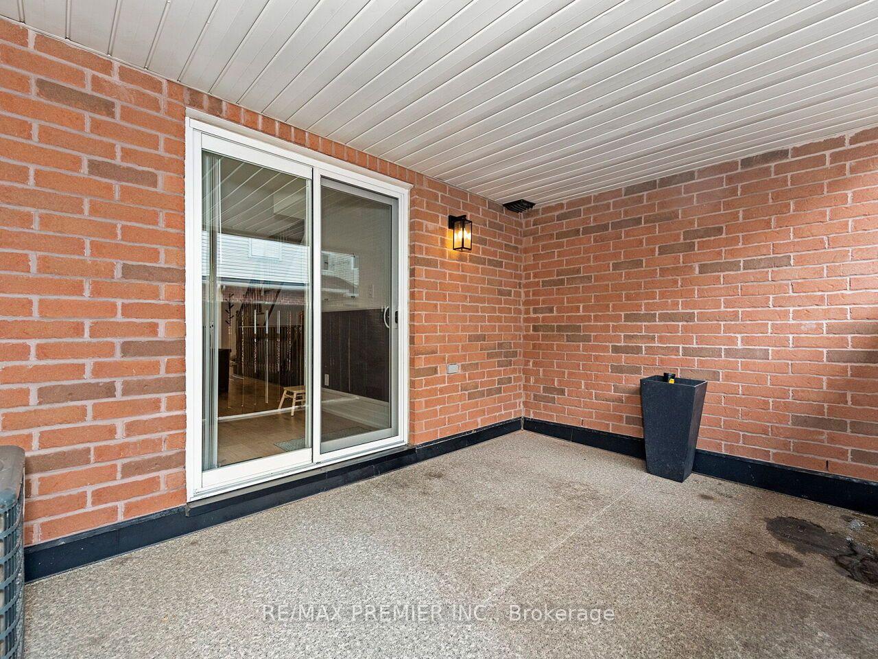 Photo 11 of 48 Odoardo Di Santo Circle, North York, Downsview-Roding-CFB — HOMEH