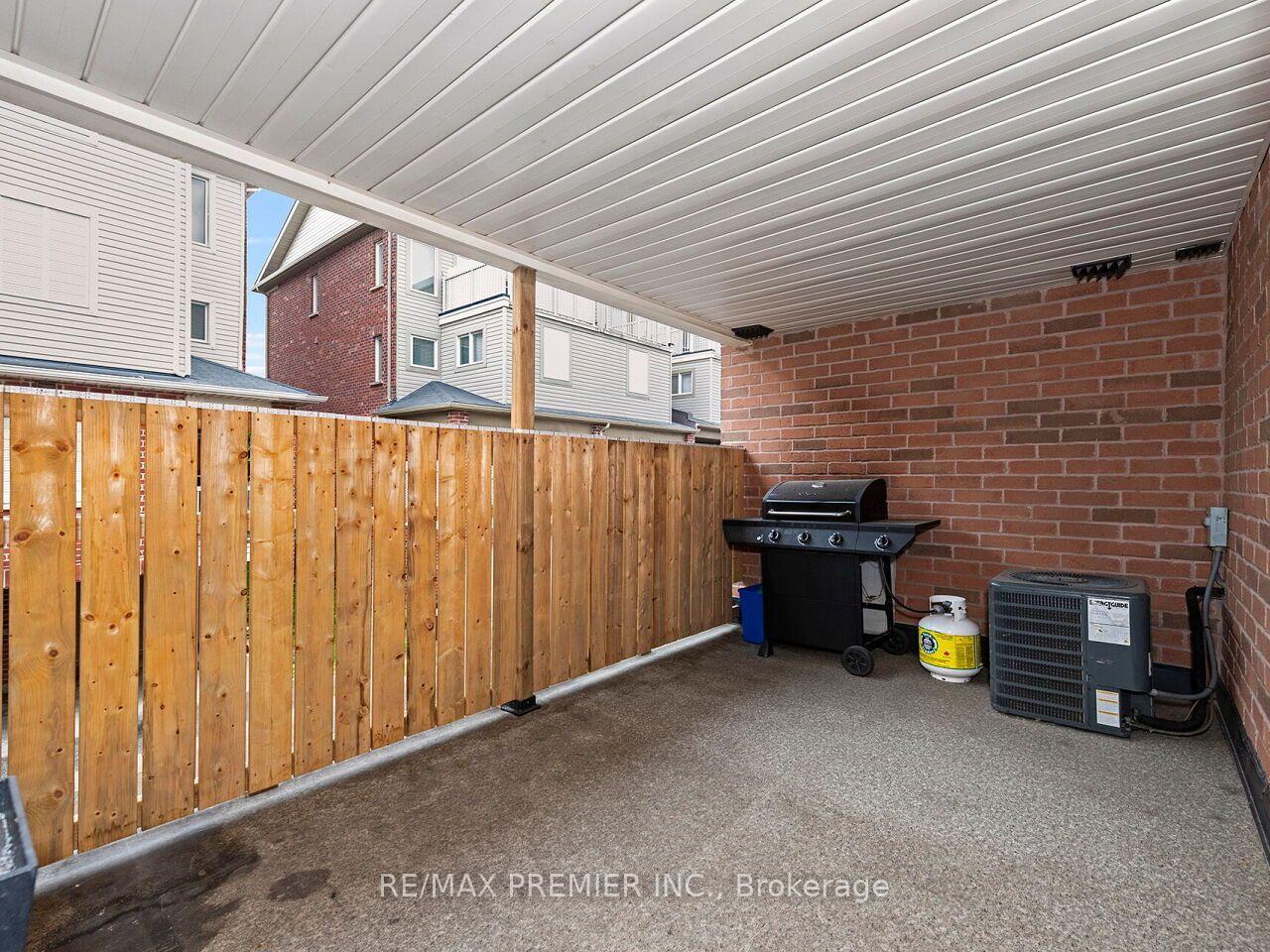 Photo 12 of 48 Odoardo Di Santo Circle, North York, Downsview-Roding-CFB — HOMEH