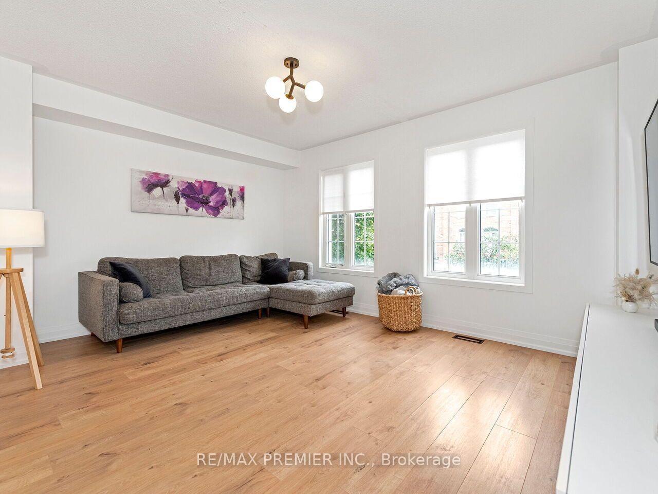 Photo 13 of 48 Odoardo Di Santo Circle, North York, Downsview-Roding-CFB — HOMEH