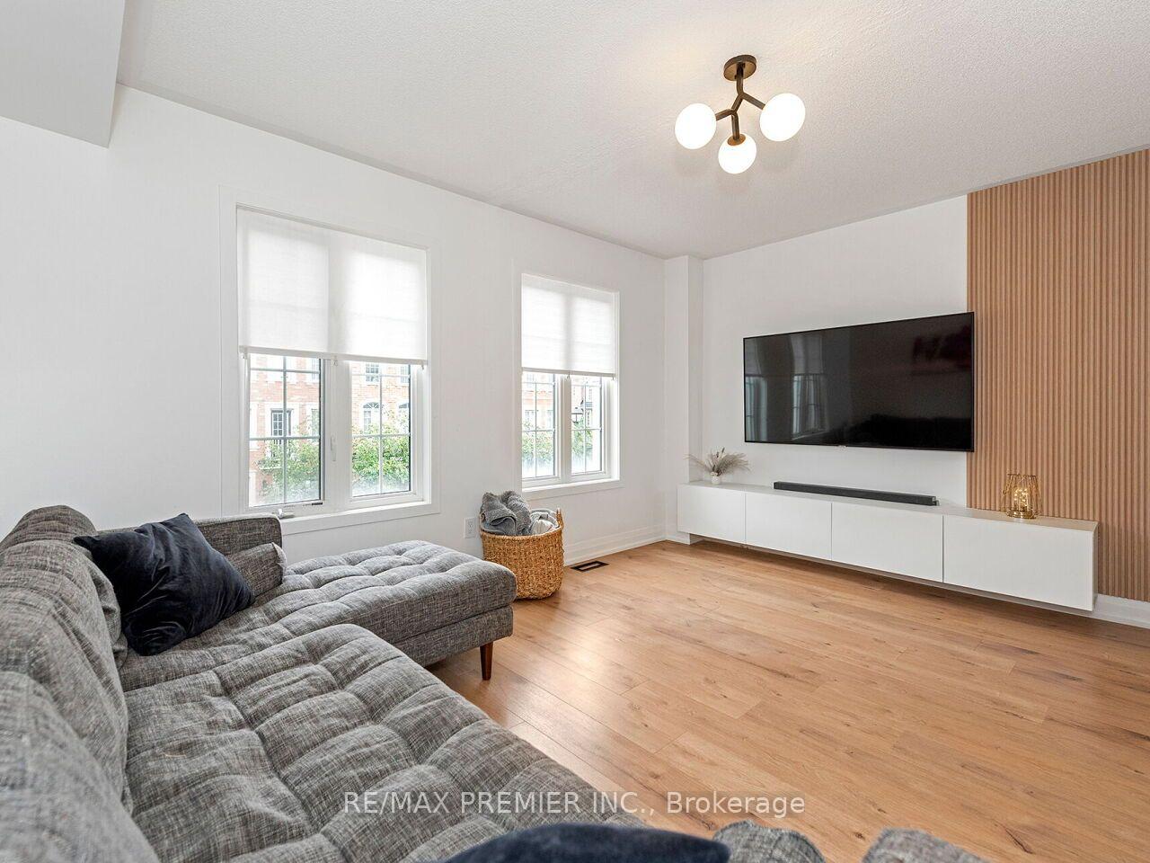 Photo 14 of 48 Odoardo Di Santo Circle, North York, Downsview-Roding-CFB — HOMEH