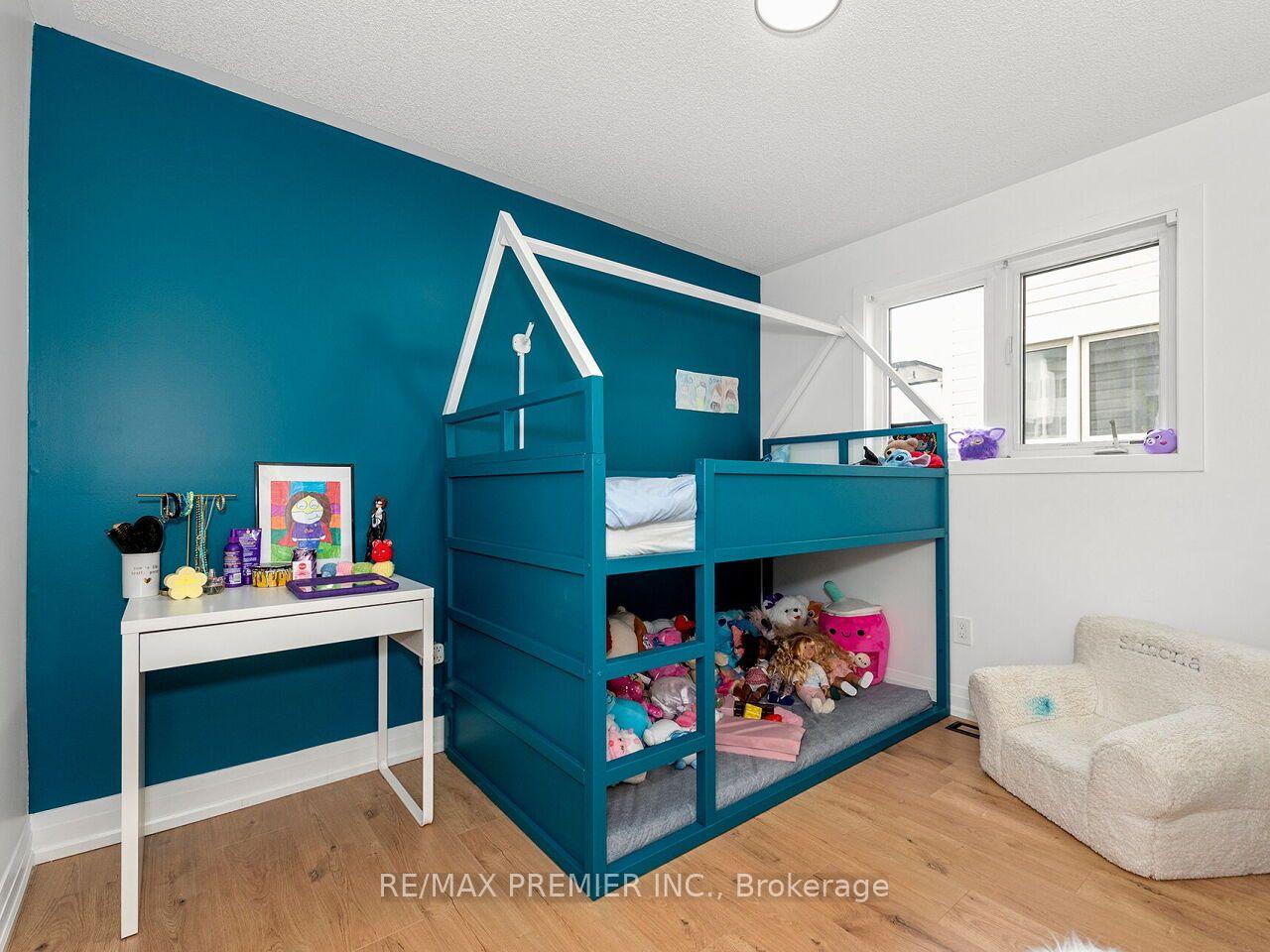 Photo 17 of 48 Odoardo Di Santo Circle, North York, Downsview-Roding-CFB — HOMEH