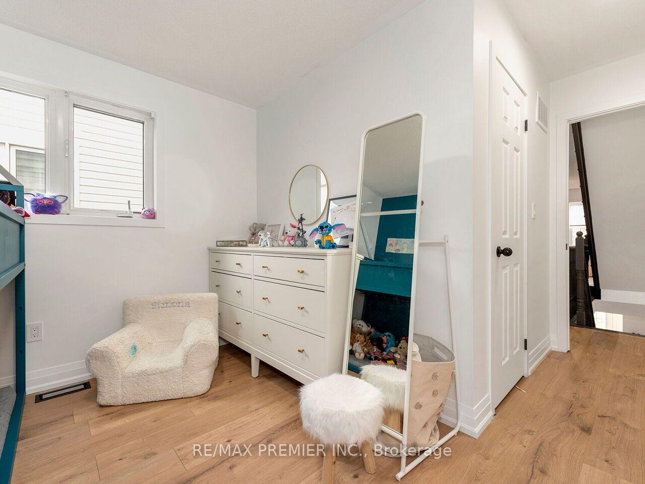 Photo 18 of 48 Odoardo Di Santo Circle, North York, Downsview-Roding-CFB — HOMEH