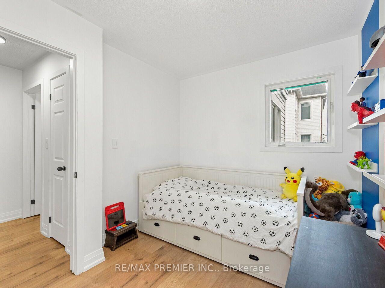 Photo 20 of 48 Odoardo Di Santo Circle, North York, Downsview-Roding-CFB — HOMEH