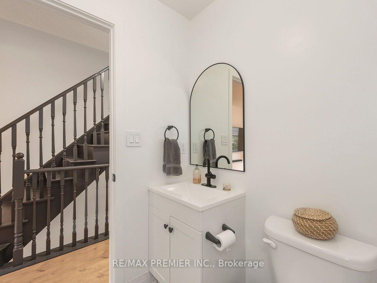 Photo 24 of 48 Odoardo Di Santo Circle, North York, Downsview-Roding-CFB — HOMEH