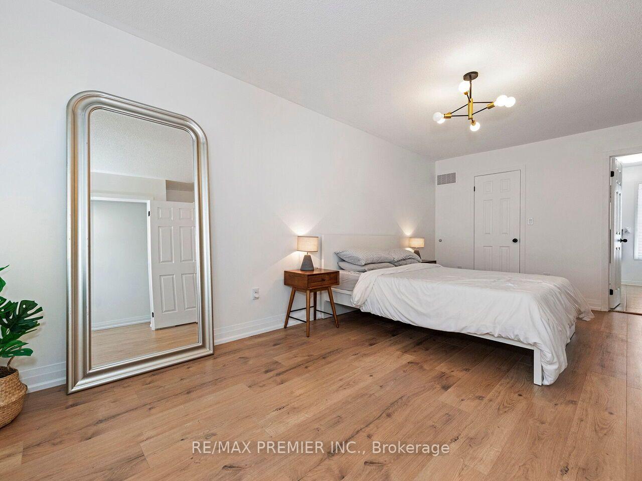 Photo 26 of 48 Odoardo Di Santo Circle, North York, Downsview-Roding-CFB — HOMEH