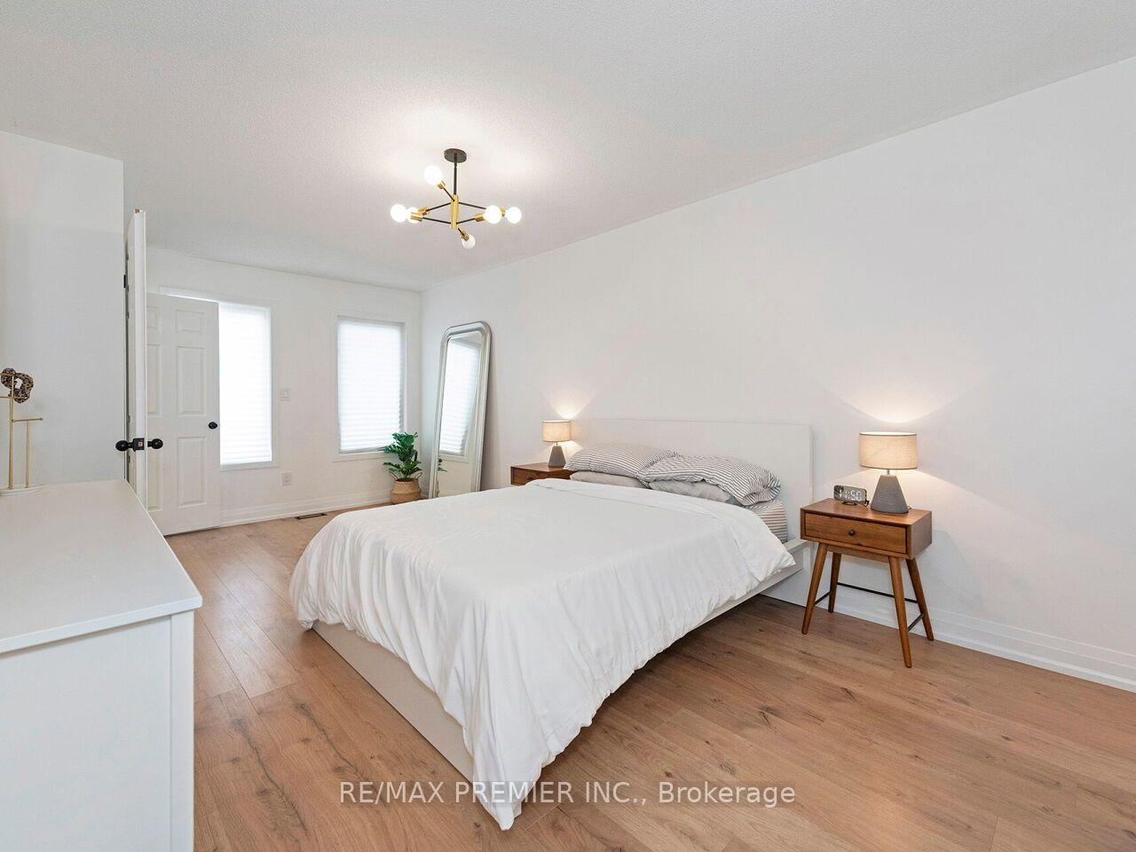 Photo 27 of 48 Odoardo Di Santo Circle, North York, Downsview-Roding-CFB — HOMEH