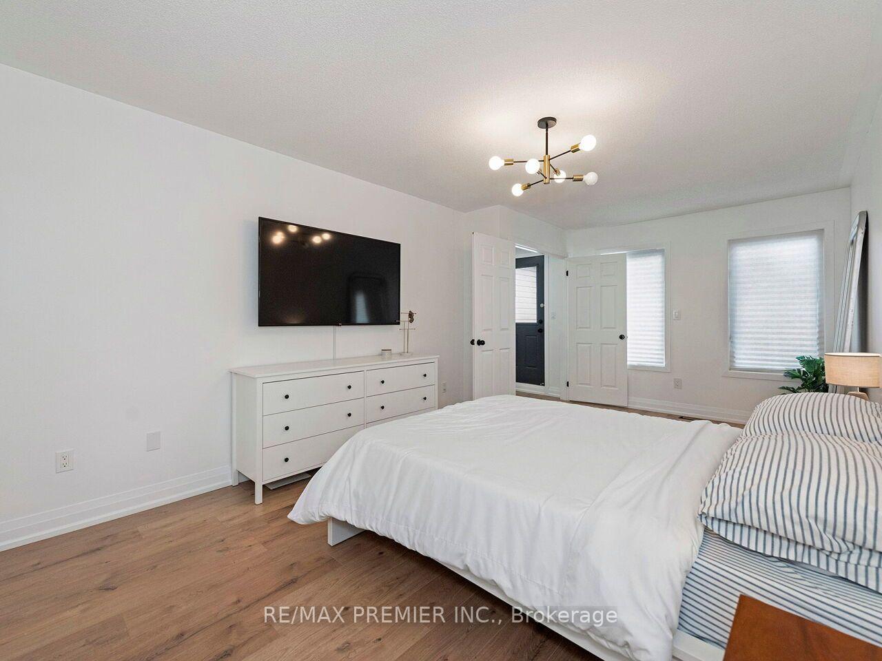 Photo 28 of 48 Odoardo Di Santo Circle, North York, Downsview-Roding-CFB — HOMEH