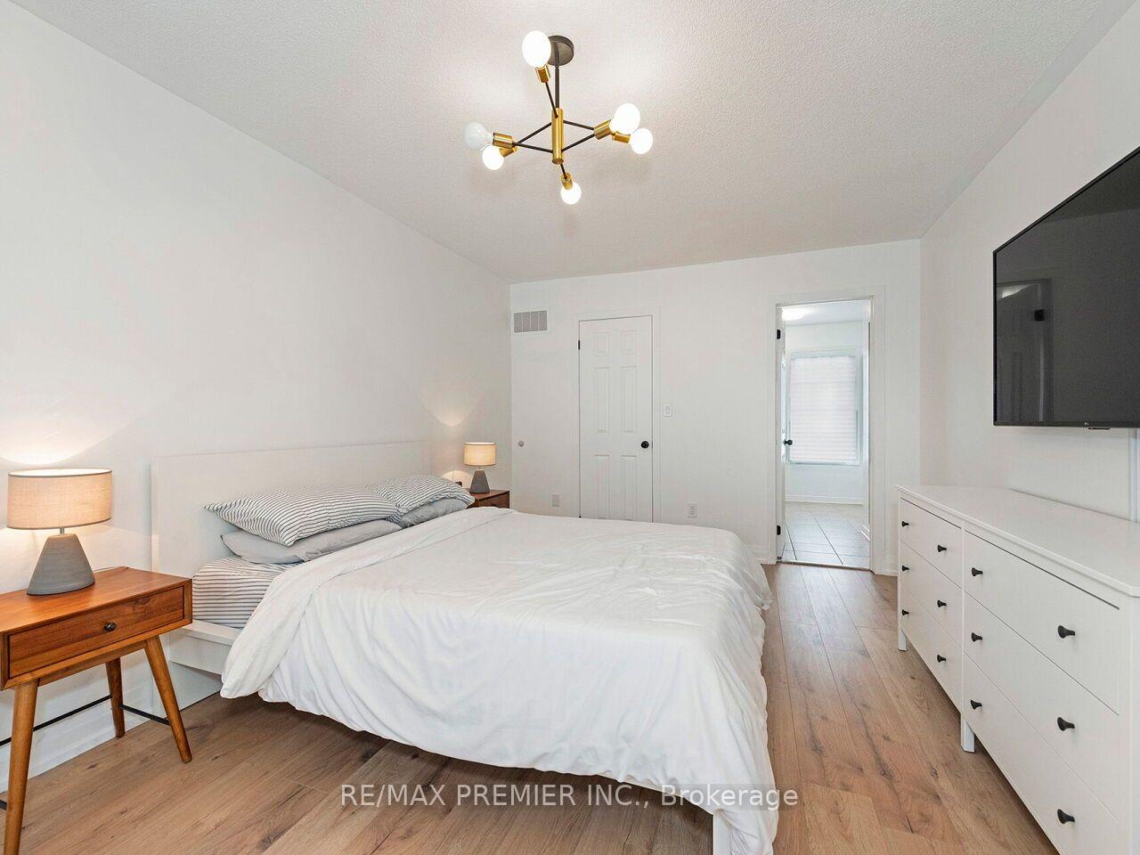 Photo 30 of 48 Odoardo Di Santo Circle, North York, Downsview-Roding-CFB — HOMEH
