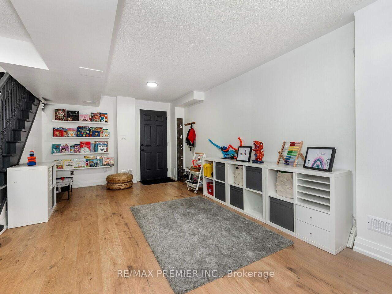 Photo 39 of 48 Odoardo Di Santo Circle, North York, Downsview-Roding-CFB — HOMEH
