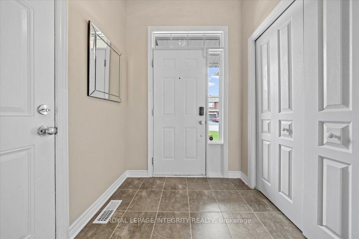 Photo 5 of 1433 Comfrey Crescent, Ottawa, Notting Hill/Summerside — HOMEH