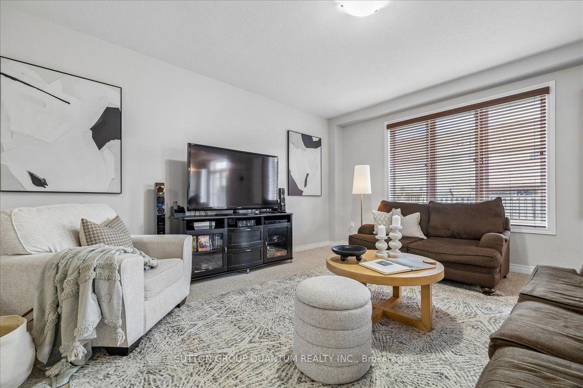 Photo 7 of 92 Garinger Crescent, Hamilton, Binbrook — HOMEH