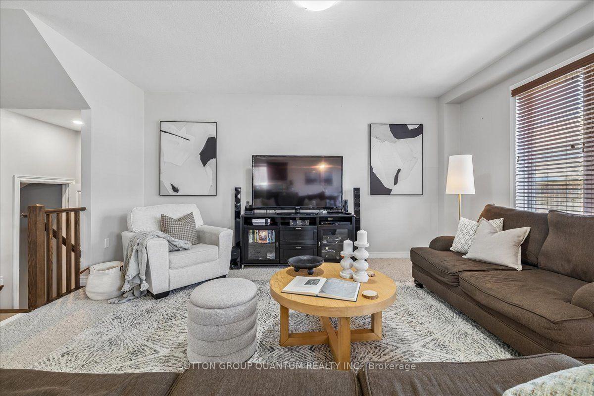 Photo 9 of 92 Garinger Crescent, Hamilton, Binbrook — HOMEH