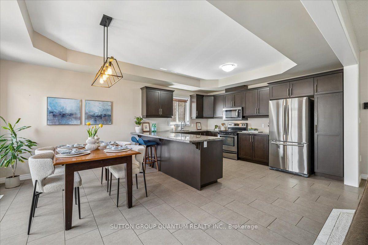 Photo 11 of 92 Garinger Crescent, Hamilton, Binbrook — HOMEH