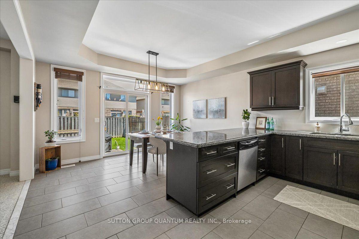 Photo 15 of 92 Garinger Crescent, Hamilton, Binbrook — HOMEH