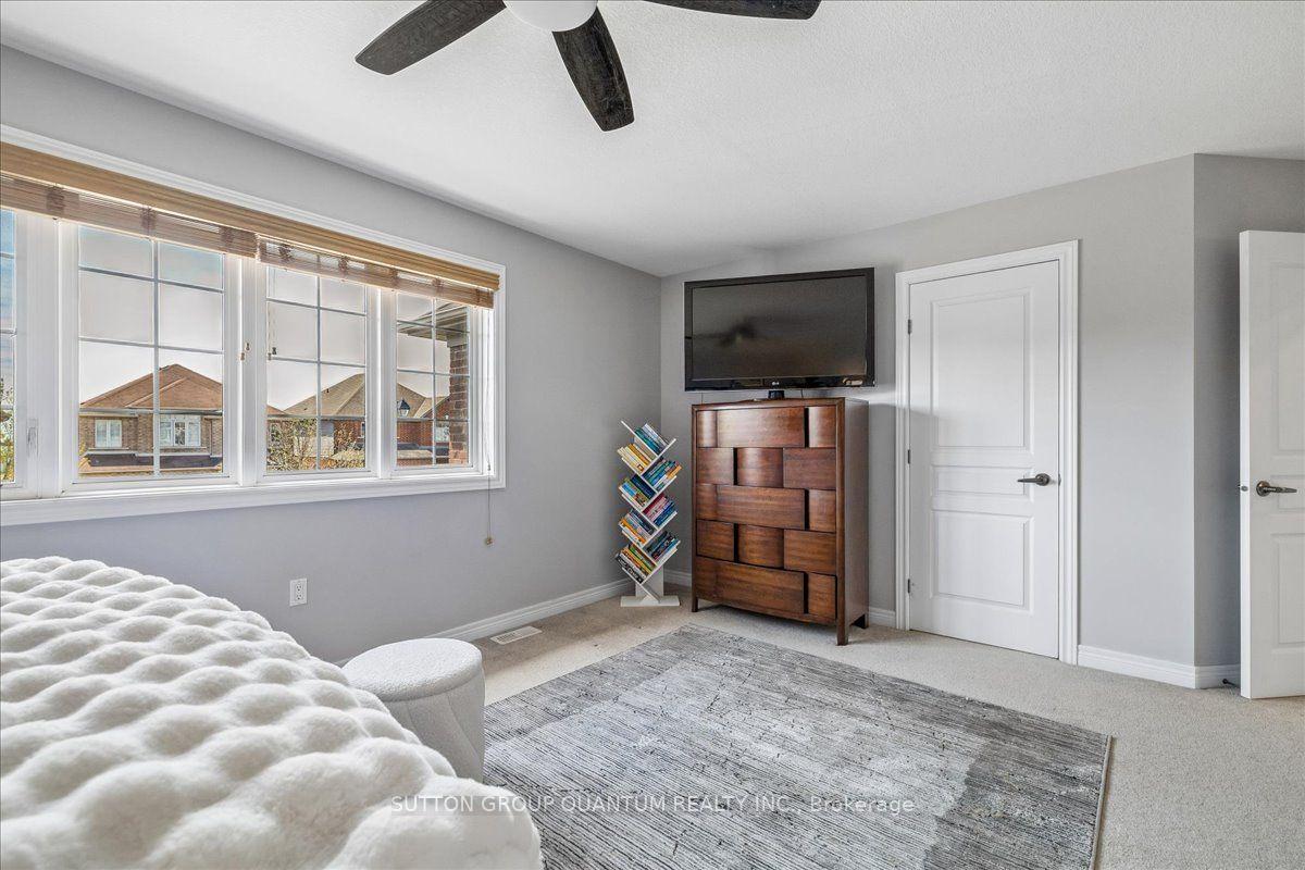 Photo 20 of 92 Garinger Crescent, Hamilton, Binbrook — HOMEH