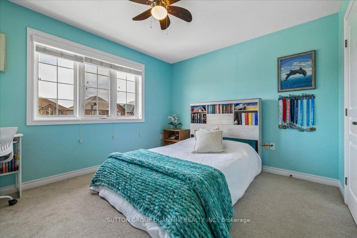 Photo 23 of 92 Garinger Crescent, Hamilton, Binbrook — HOMEH