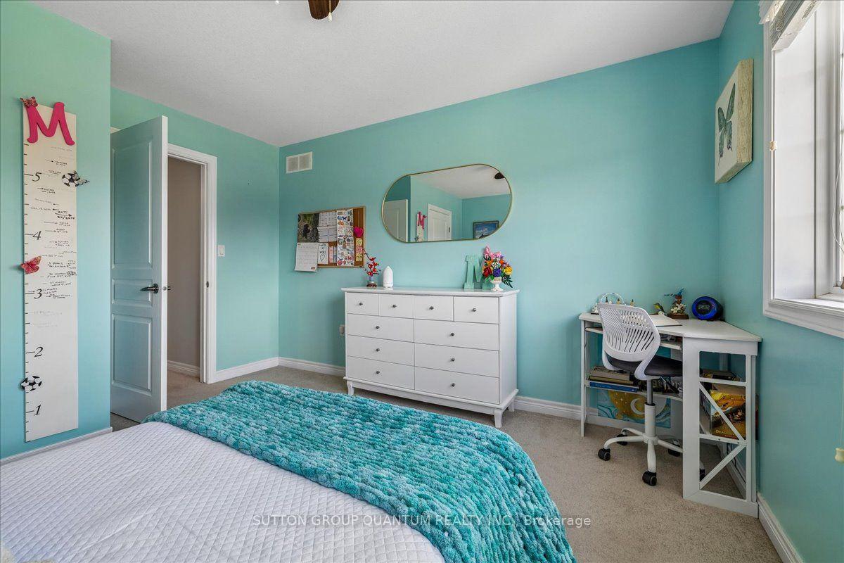 Photo 24 of 92 Garinger Crescent, Hamilton, Binbrook — HOMEH