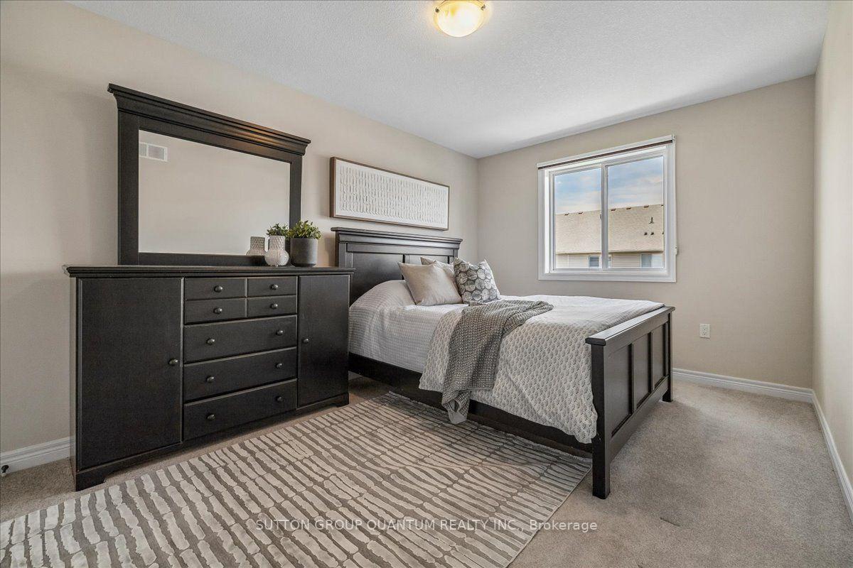Photo 25 of 92 Garinger Crescent, Hamilton, Binbrook — HOMEH