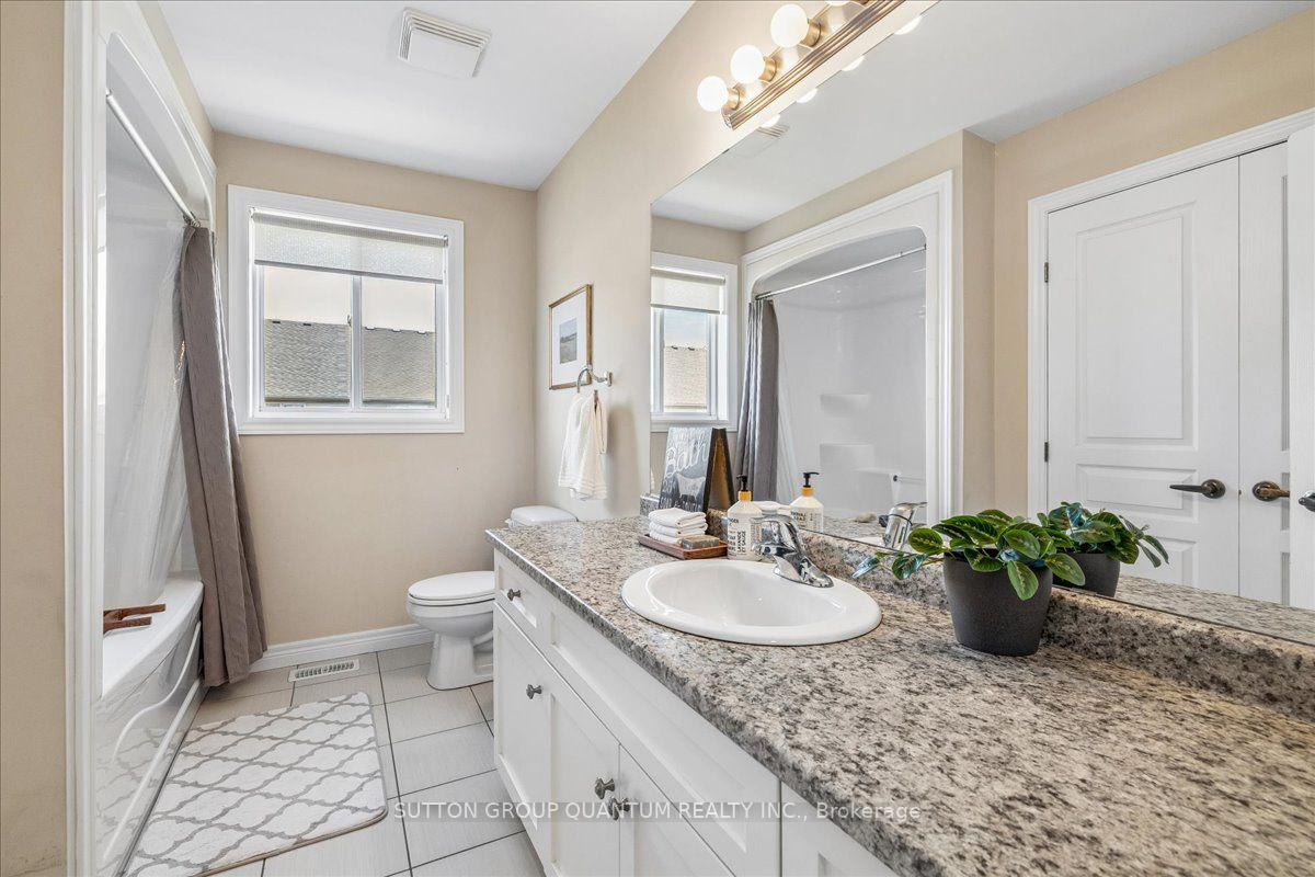 Photo 30 of 92 Garinger Crescent, Hamilton, Binbrook — HOMEH