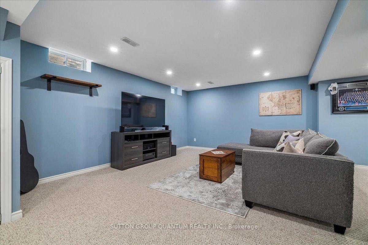 Photo 32 of 92 Garinger Crescent, Hamilton, Binbrook — HOMEH
