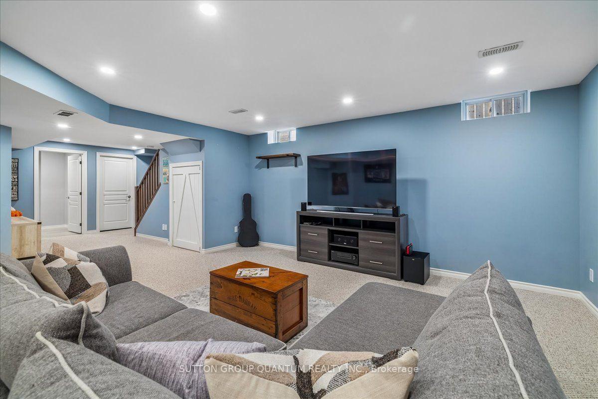Photo 33 of 92 Garinger Crescent, Hamilton, Binbrook — HOMEH