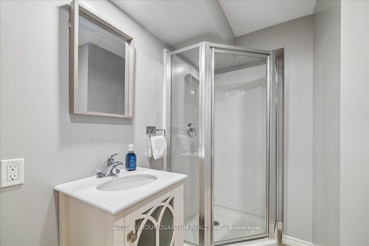 Photo 38 of 92 Garinger Crescent, Hamilton, Binbrook — HOMEH