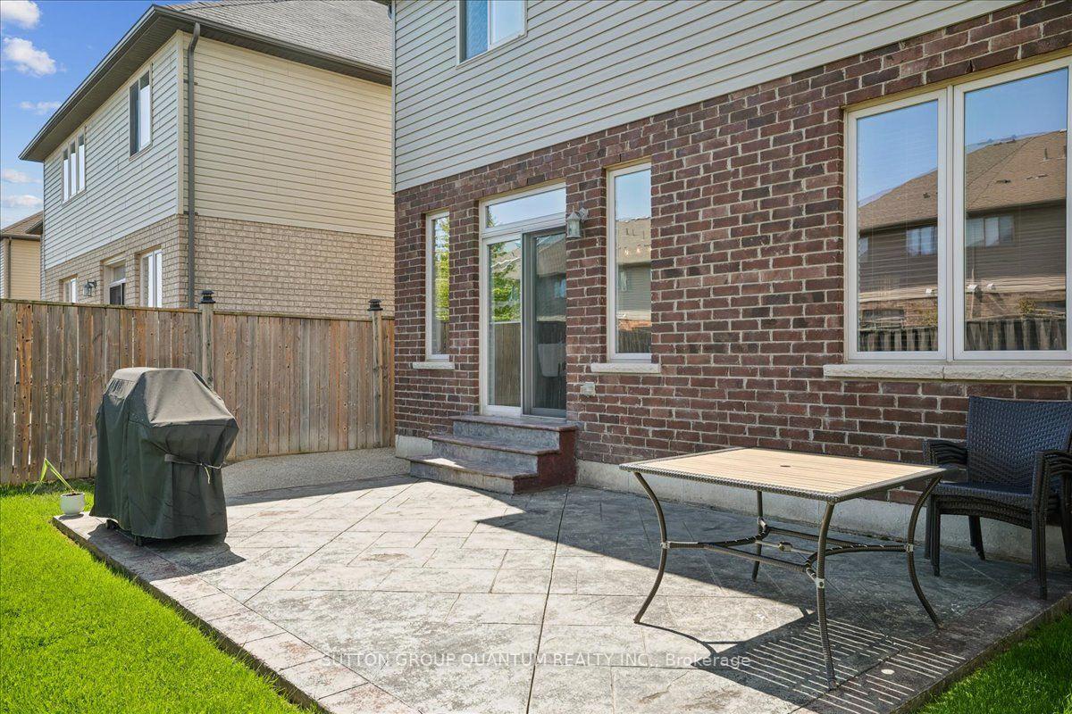 Photo 39 of 92 Garinger Crescent, Hamilton, Binbrook — HOMEH