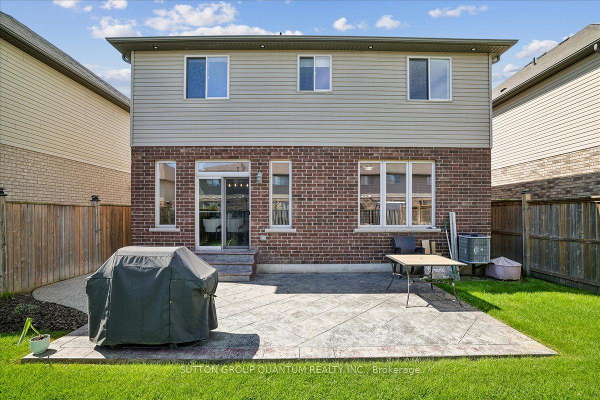 Photo 41 of 92 Garinger Crescent, Hamilton, Binbrook — HOMEH