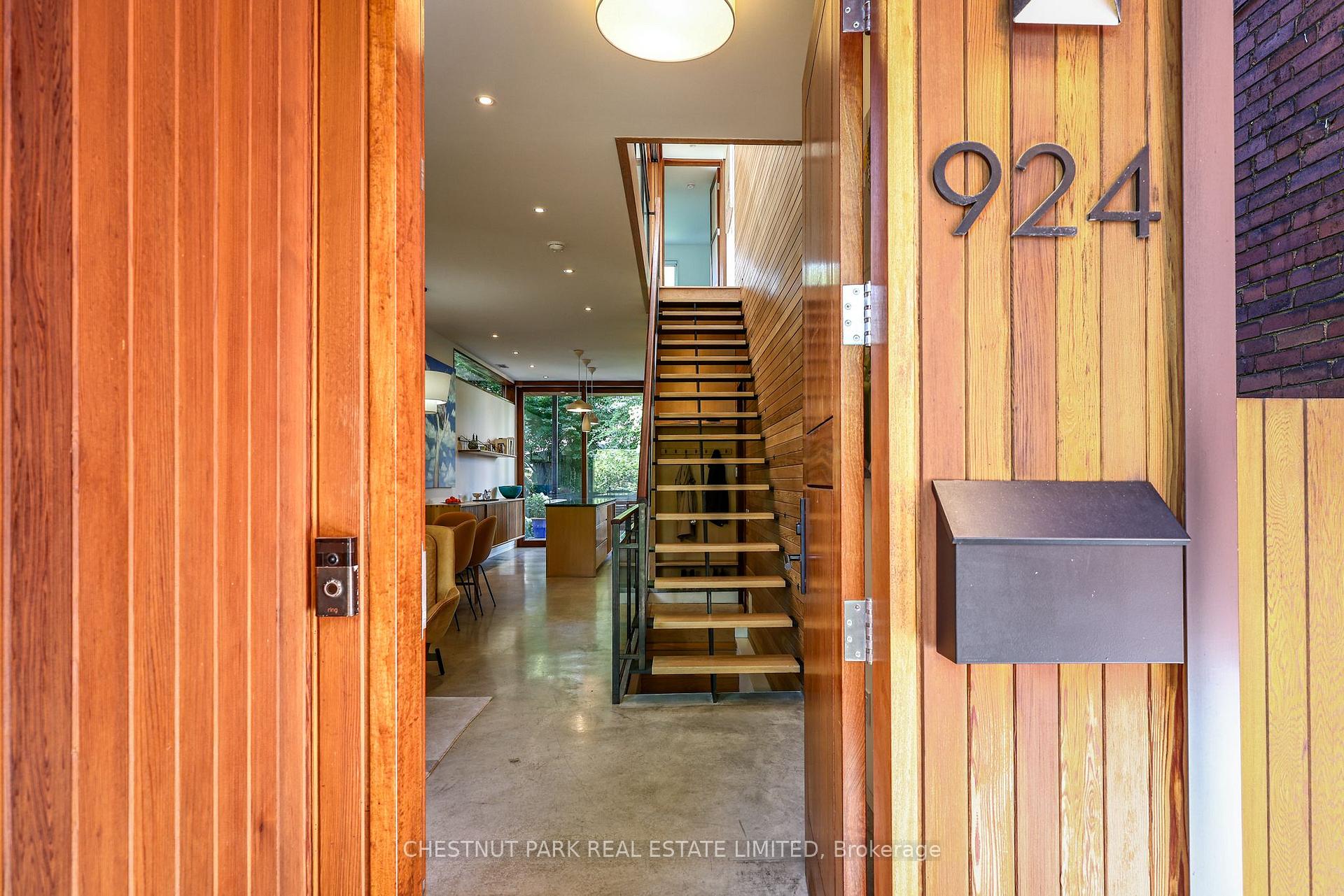 Photo 2 of 924 Manning Avenue, Toronto, The Annex — HOMEH